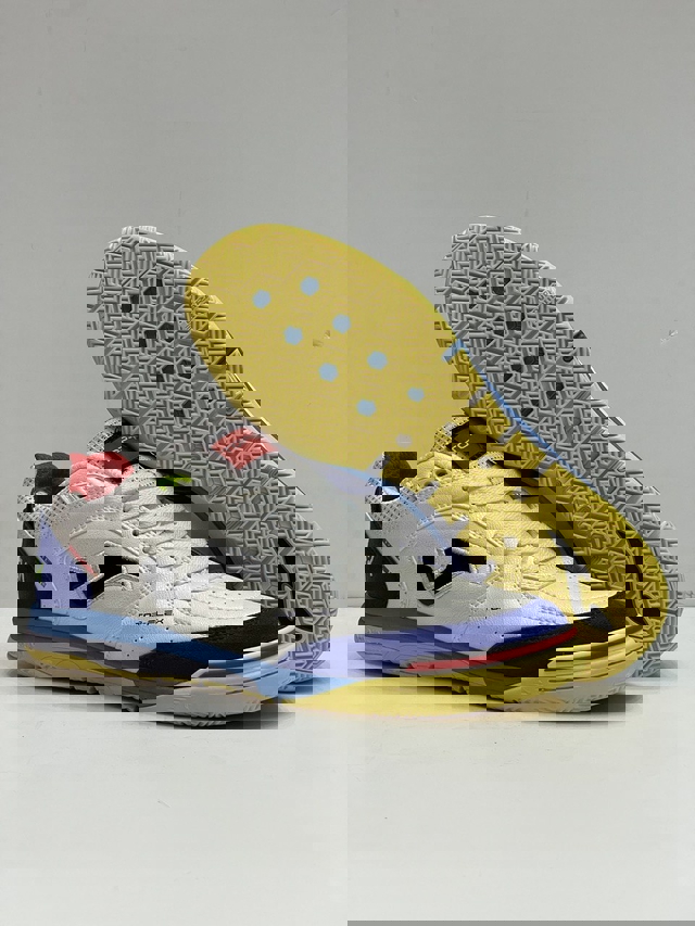 کفش فوتسال
