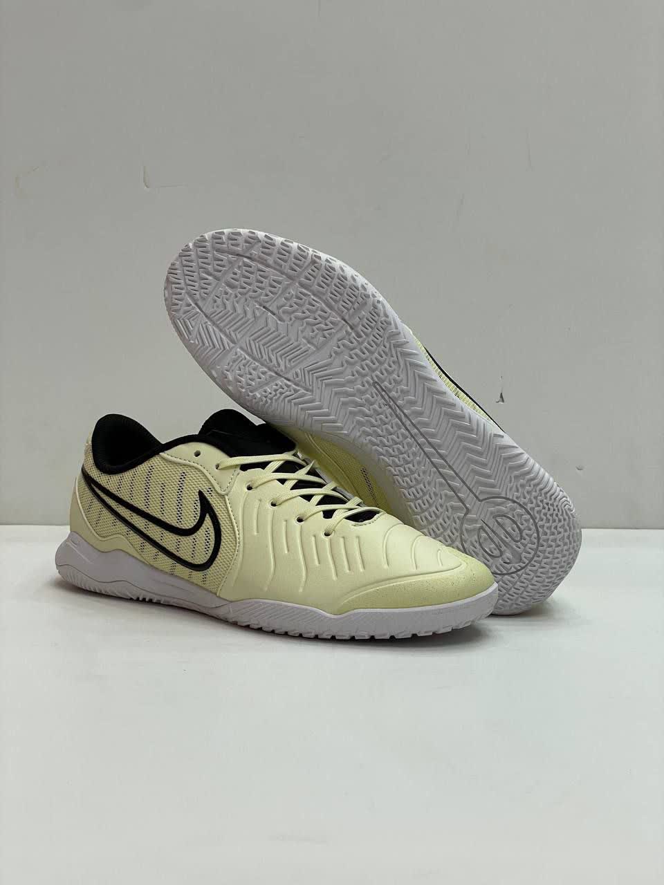 کفش فوتسال نایک تمپو 10