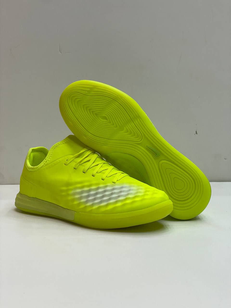 کفش فوتسال نایک مجیستا ایکس